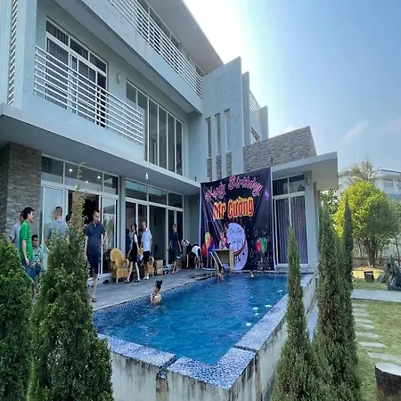 Chuoi Villa 9 Ngu Tuan Chau - San Vuon - Be Boi Rong - View Bien